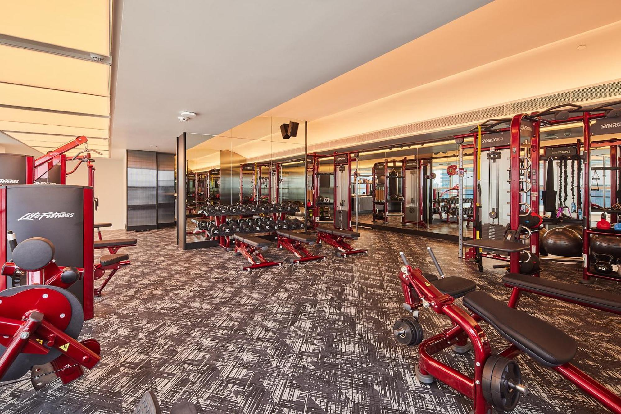 Eastin Grand Hotel Phayathai Banguecoque Exterior foto Anytime Fitness in Singapore