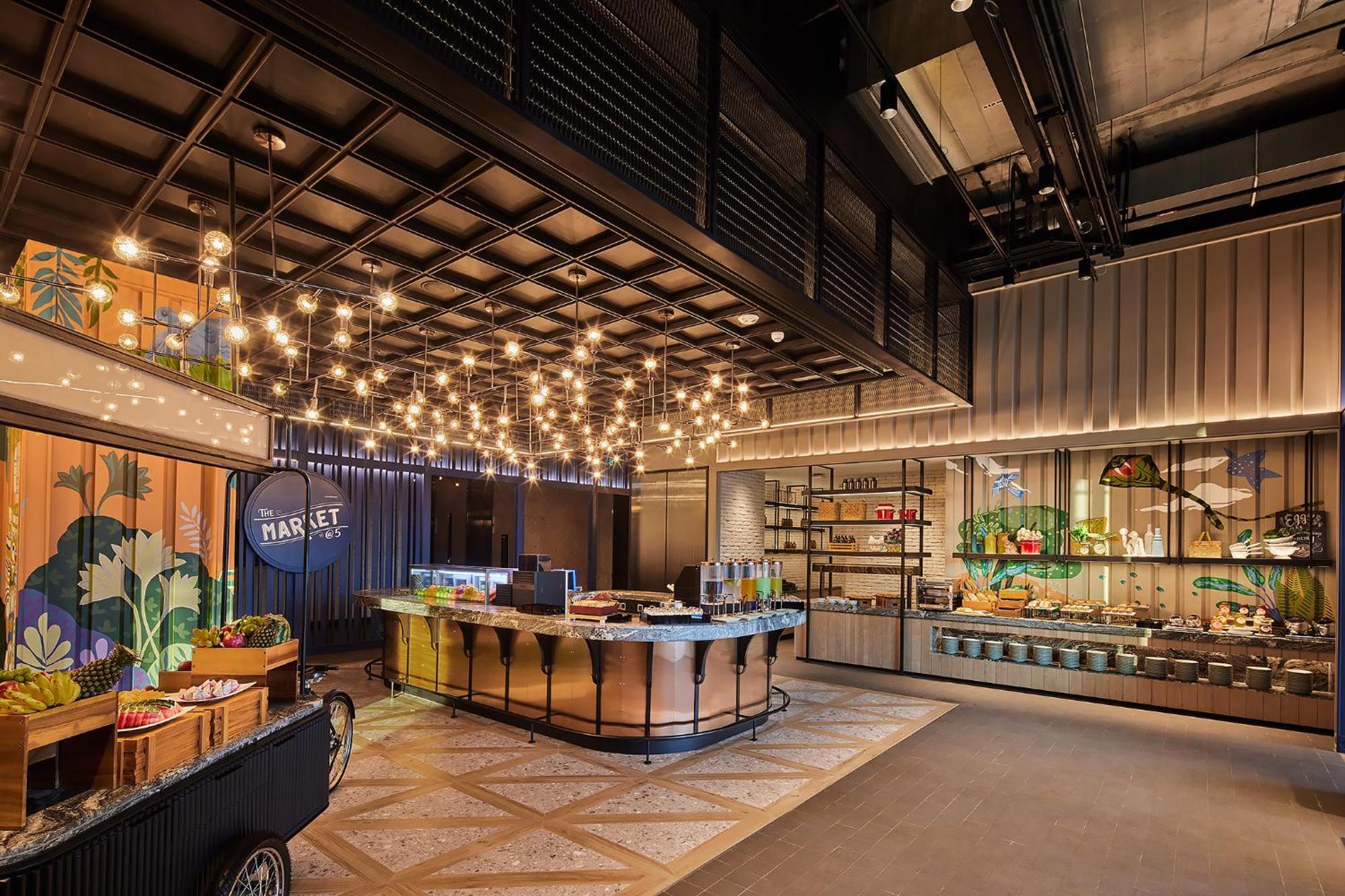 Eastin Grand Hotel Phayathai Banguecoque Exterior foto The Market
